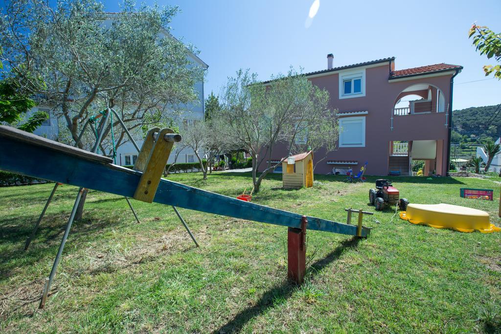 Apartments Dunja Piric ロパール エクステリア 写真