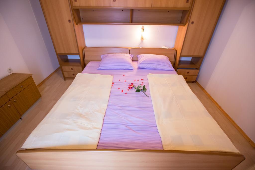 Apartments Dunja Piric ロパール 部屋 写真