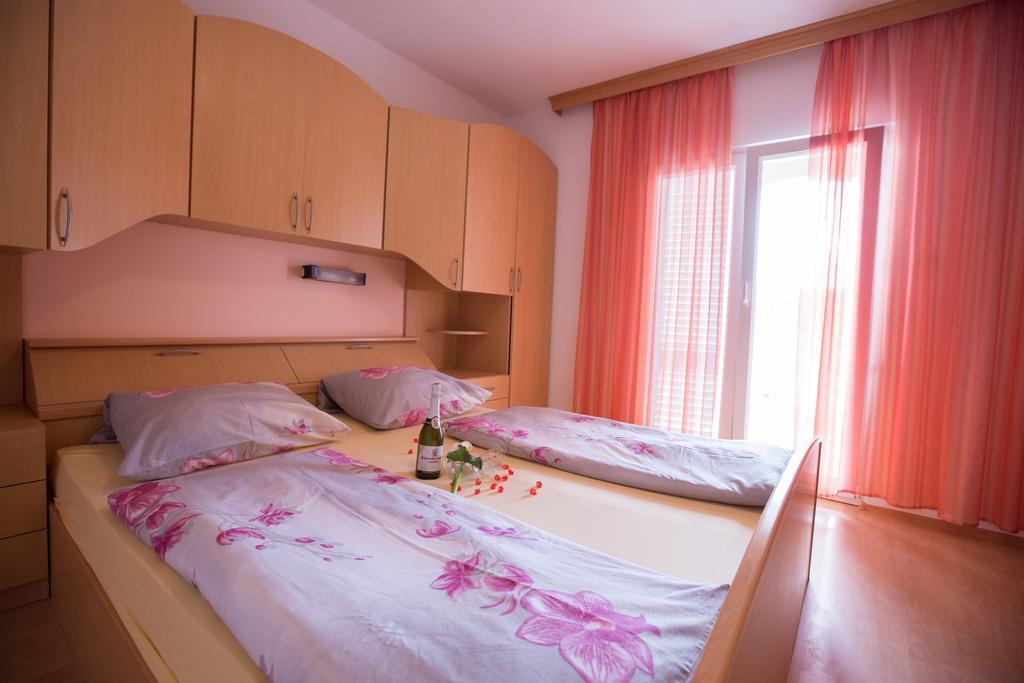 Apartments Dunja Piric ロパール 部屋 写真