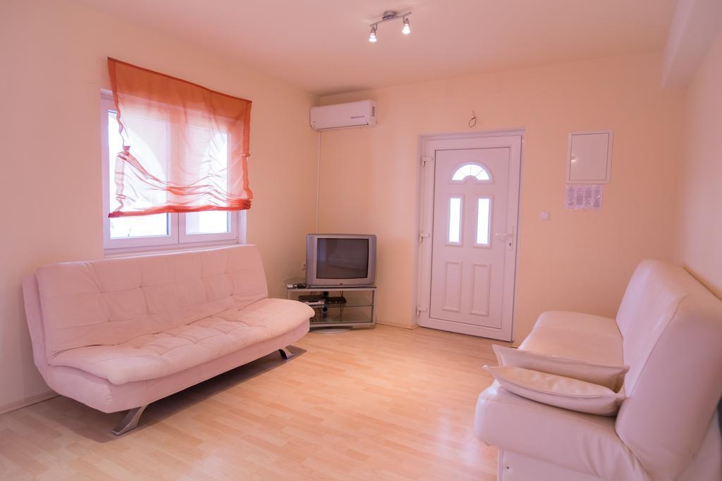 Apartments Dunja Piric ロパール 部屋 写真