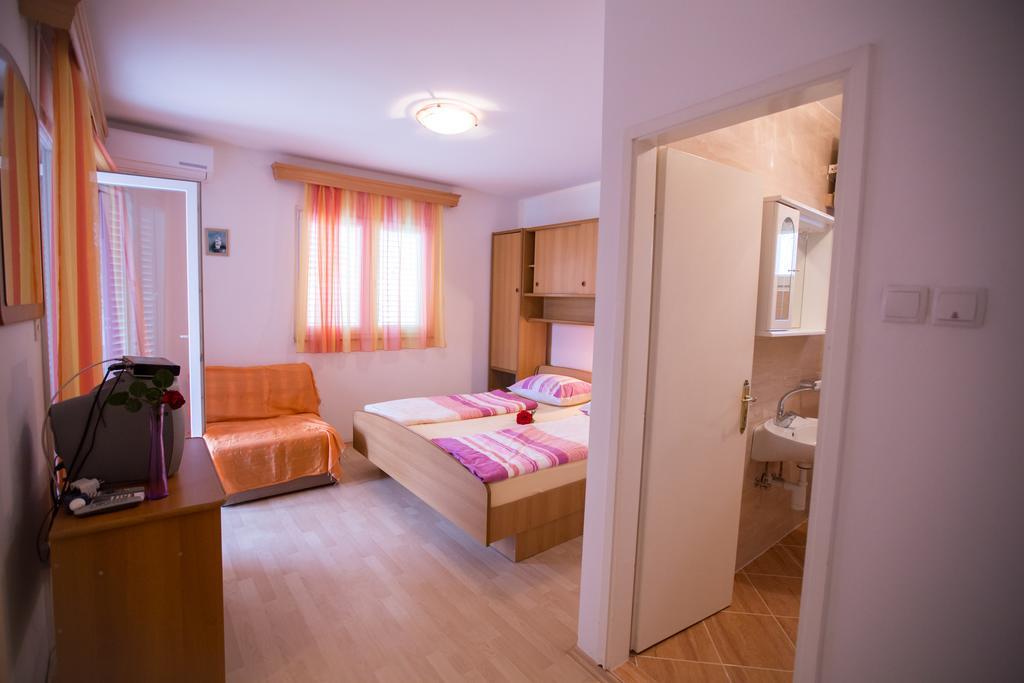Apartments Dunja Piric ロパール 部屋 写真