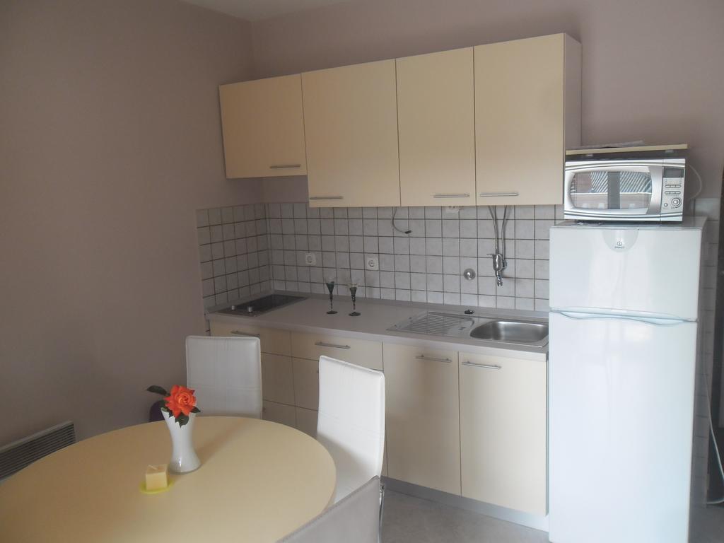 Apartments Dunja Piric ロパール エクステリア 写真